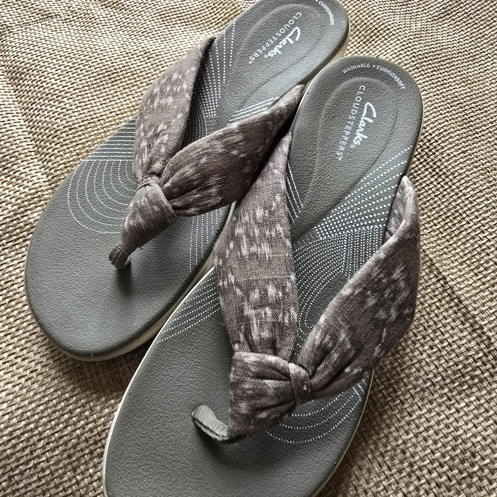Clarks Gray Braided Sandals Comfort-Focused Design